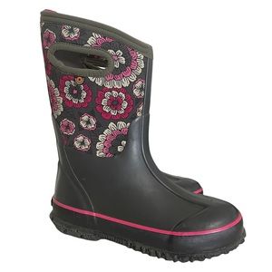 BOGS Kids Size 2 Snow/Rain Boots Floral Rubberized hunting winter